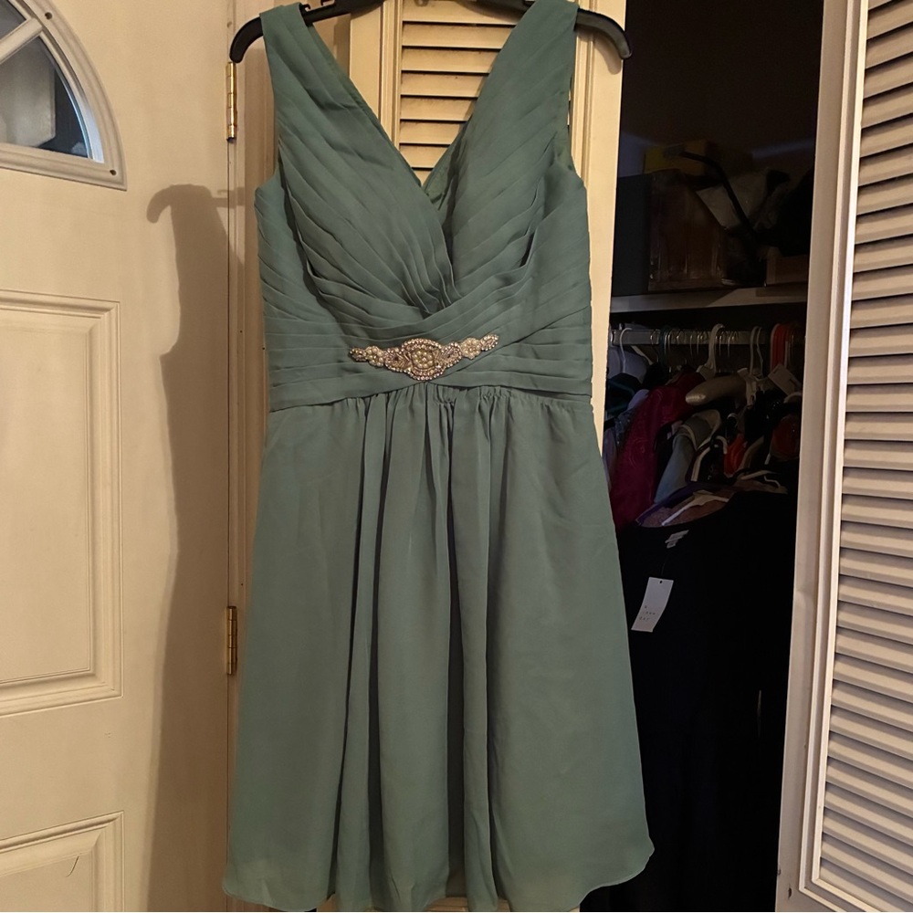 Elegant Sage Green V-Neck Chiffon Dress with Embellished Waist women’s size 10